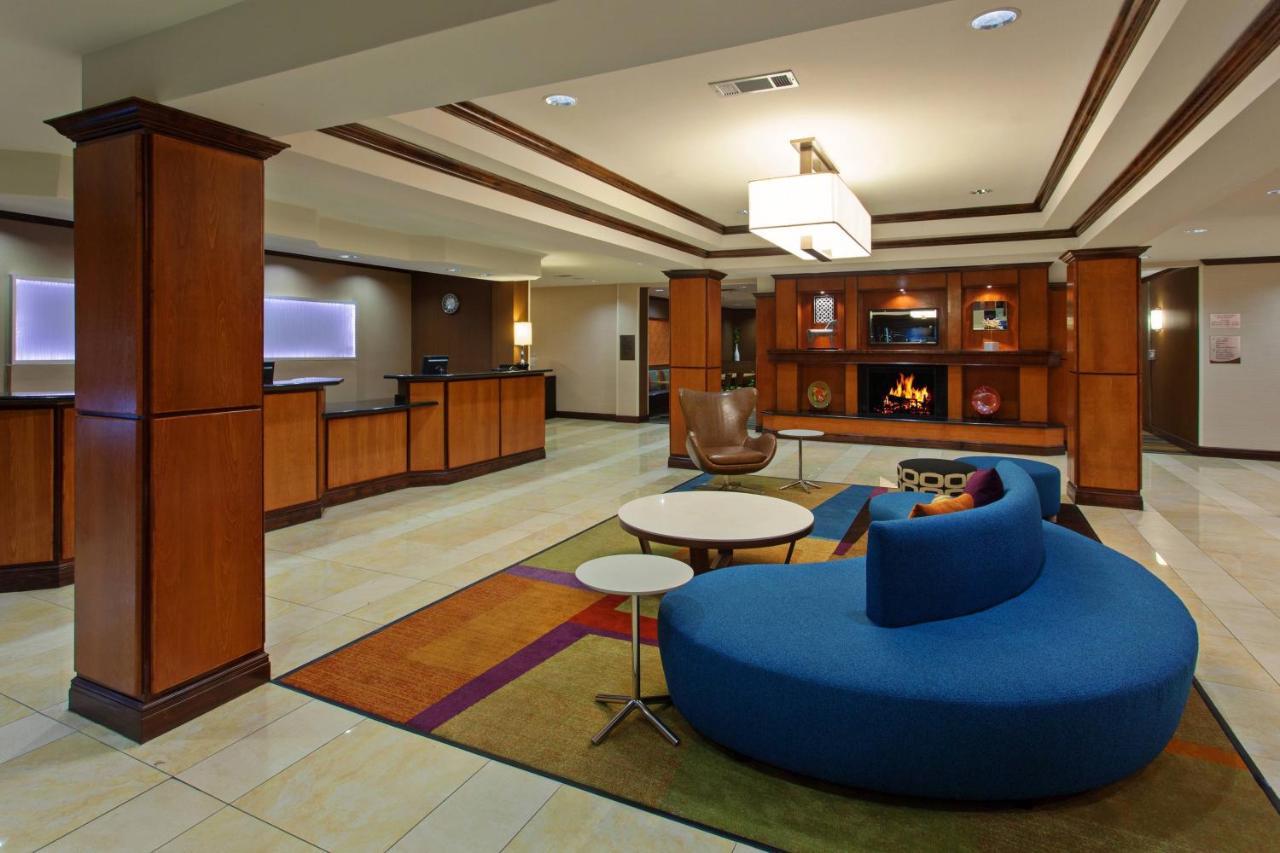 Hotel Fairfield And By Marriott